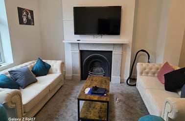 Clayton Park Square, Sandyford, Newcastle - Image 3